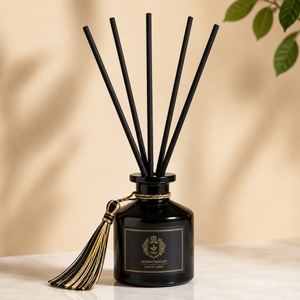 Reed Diffuser Schwarzglas Goldquaste Wohnzimmer Objekt das duftet
